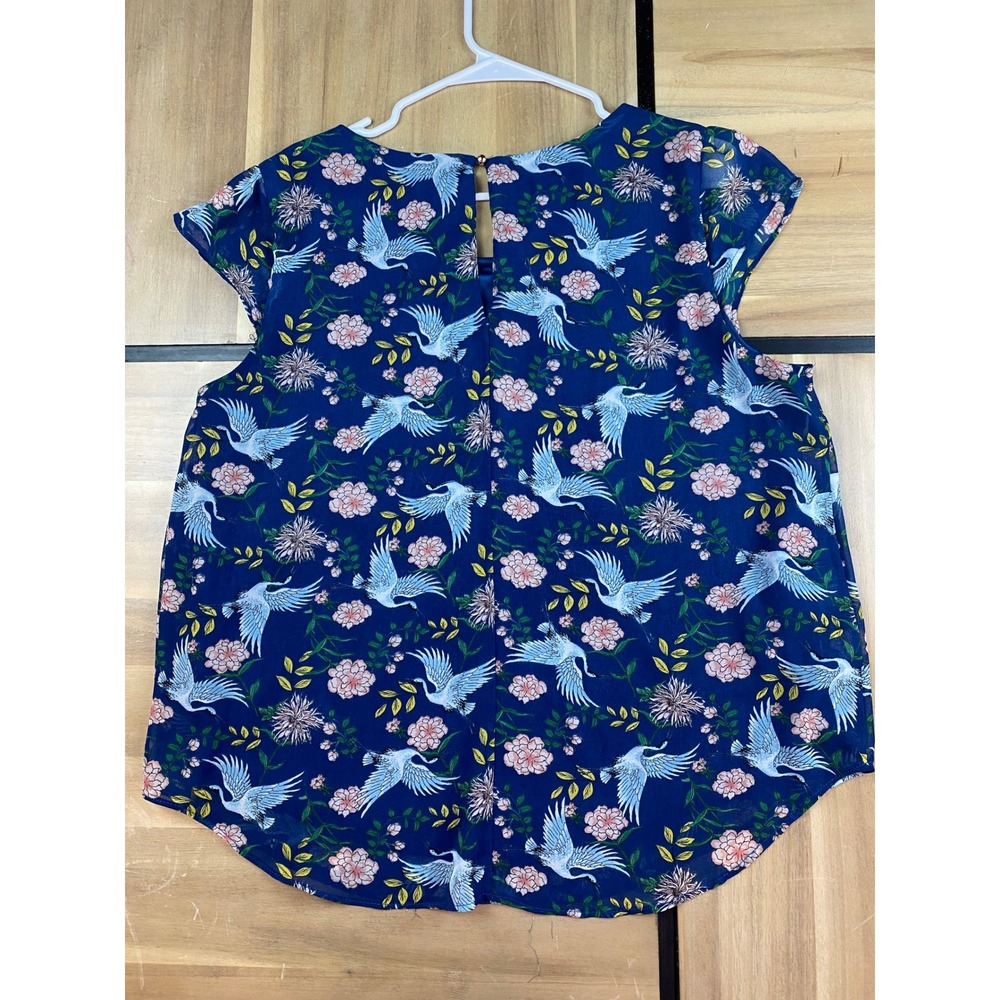 Lily White Navy Blue Crane‎ Floral Print Cap Sleeve Blouse XL Metal Bar Accent